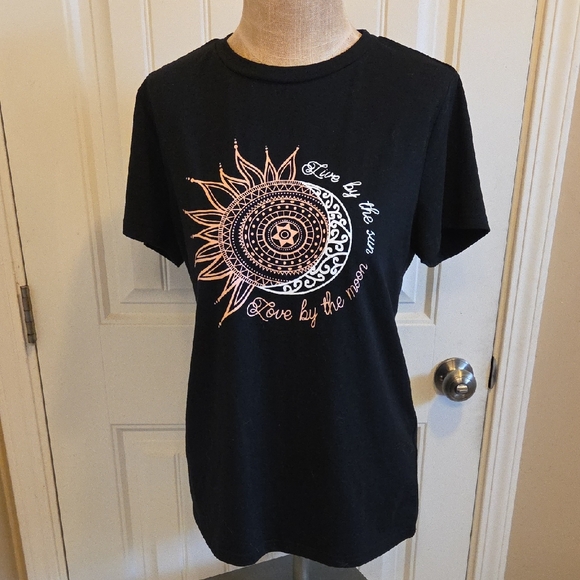 Tops - Live By The Sun Love By The Moon Black Graphic Women's Top